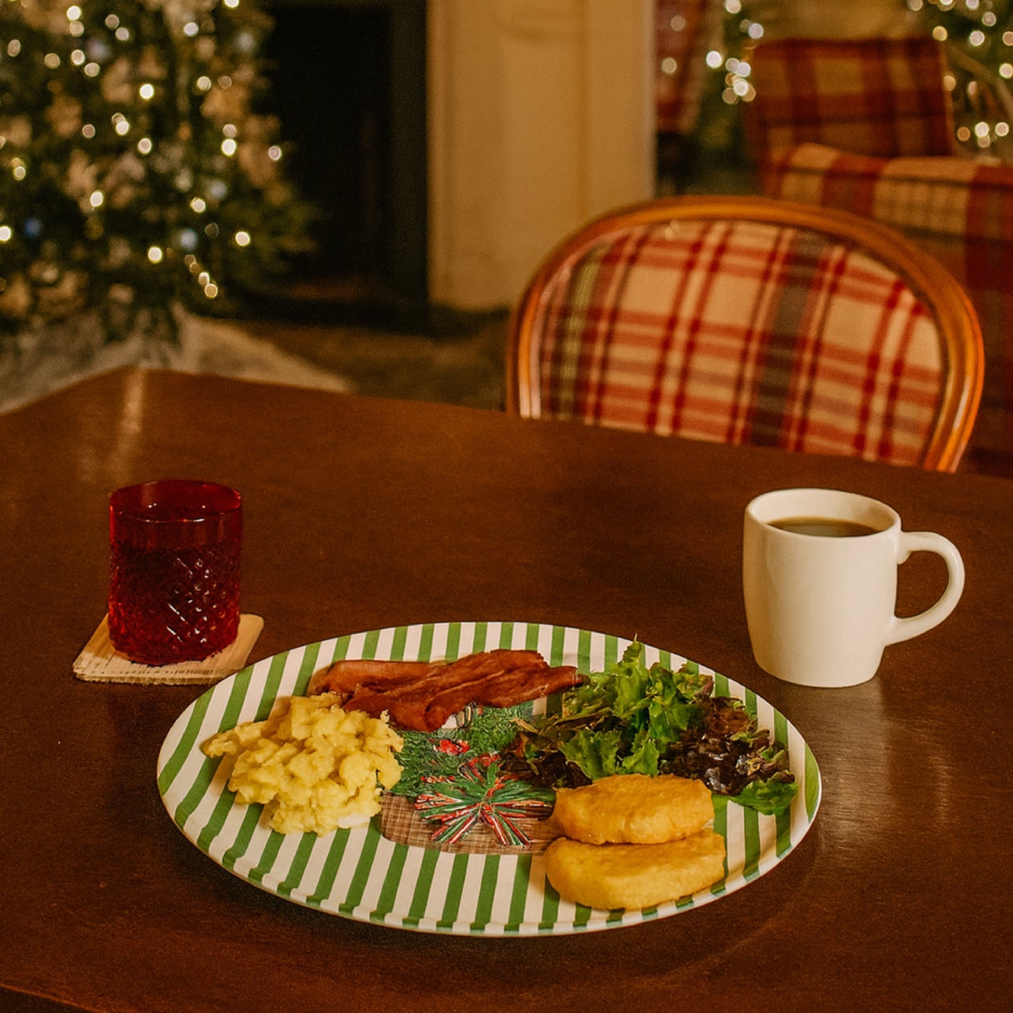 Nantucket Christmas Basket Birchwood Serving Tray